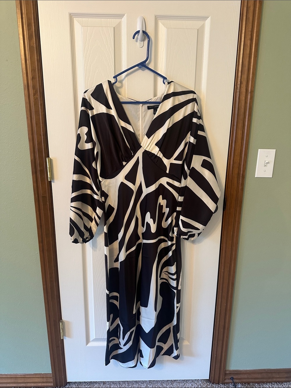 Banana Republic Black & White Abstract Print Long Sleeve Dress
